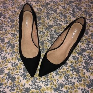 Old Navy Kitten Heels, never worn.